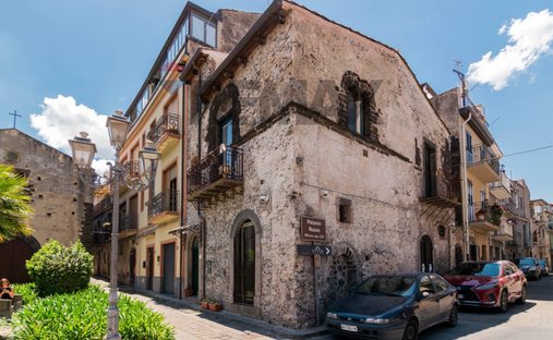 House in Randazzo, Sicily, Italy 1