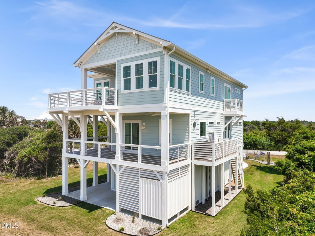 House in North Topsail Beach, North Carolina, United States 3 - 17999674