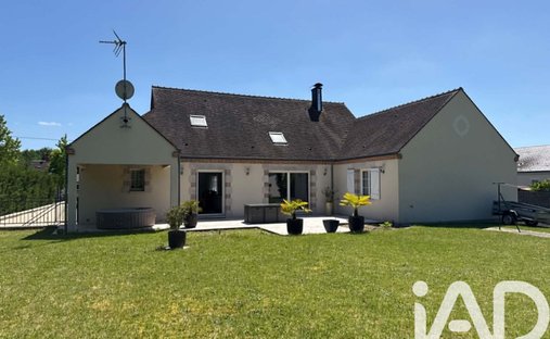 House in Est, Ingré, France 1