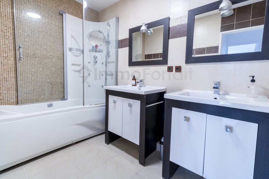 Apartment in Hôtel de Ville, Courbevoie, France 5 - 18097630