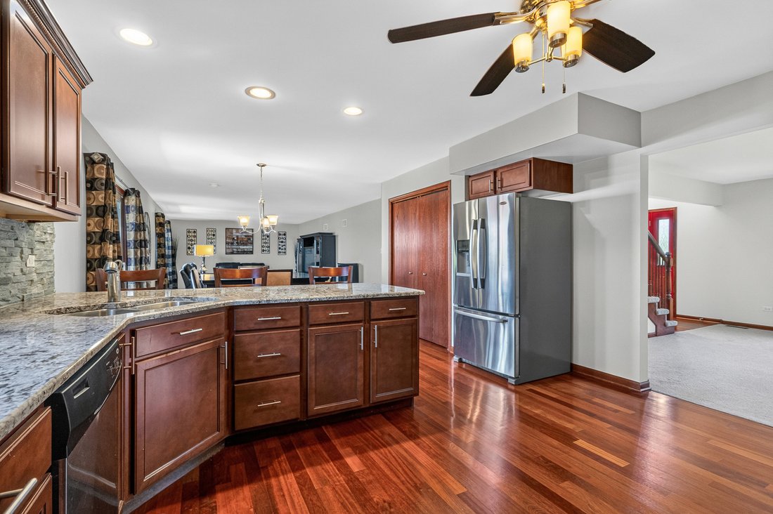 House in New Lenox, Illinois, United States 4 - 18095344
