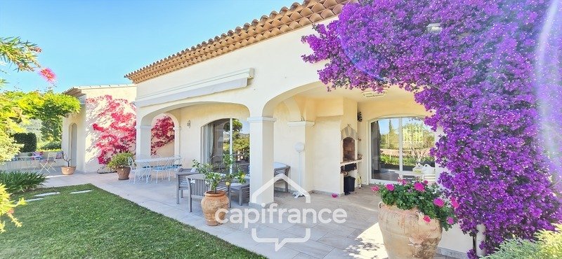 Villa in Nord, Sanary-sur-Mer, France 1 - 17839947