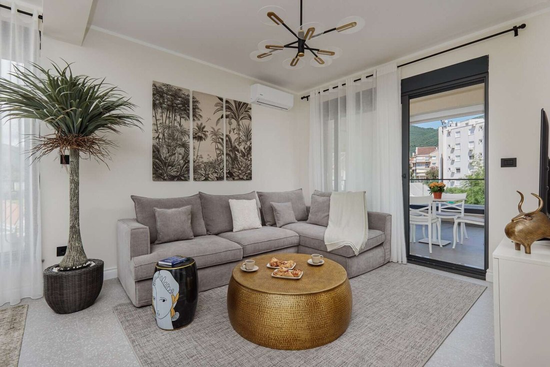 Apartment in Donja Lastva, Tivat Municipality, Montenegro 2 - 16503960
