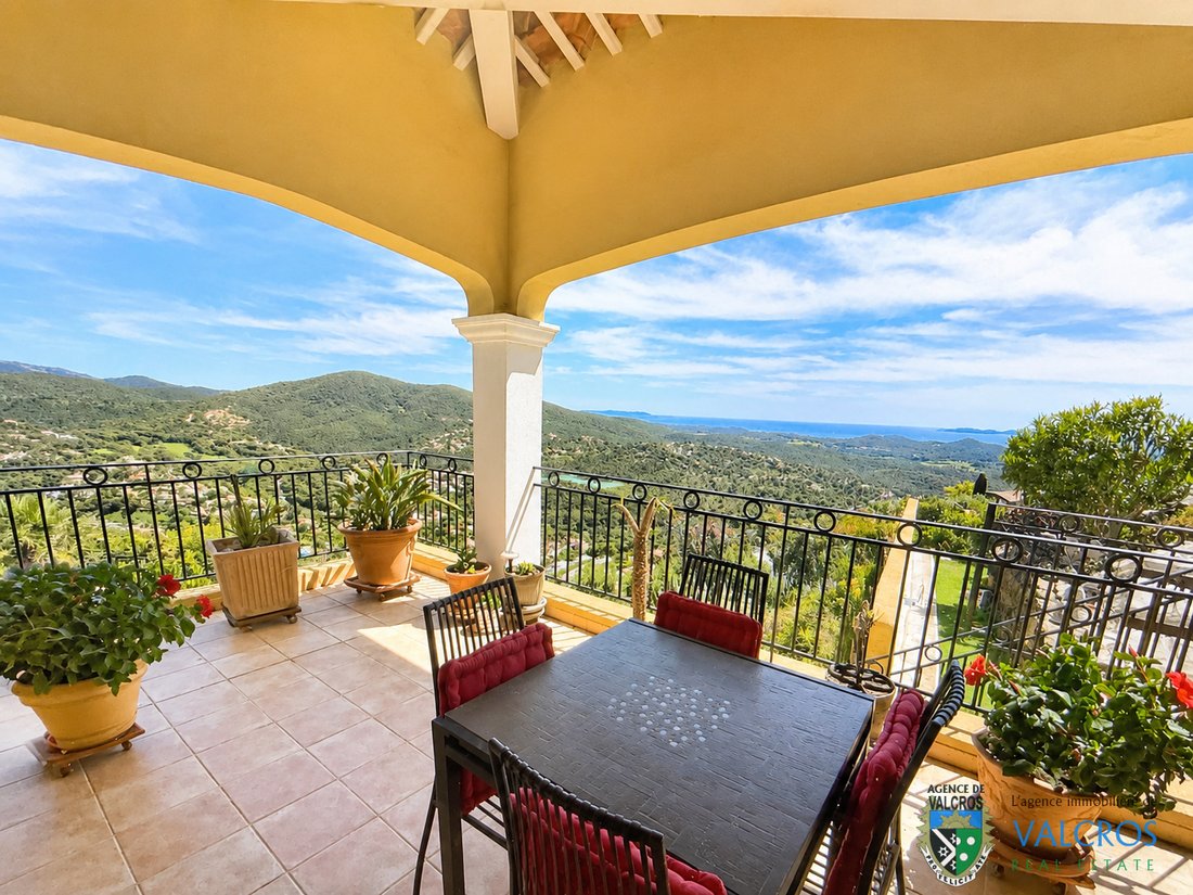 Villa in La Londe-les-Maures, Provence-Alpes-Côte d'Azur, France 3 - 17894049