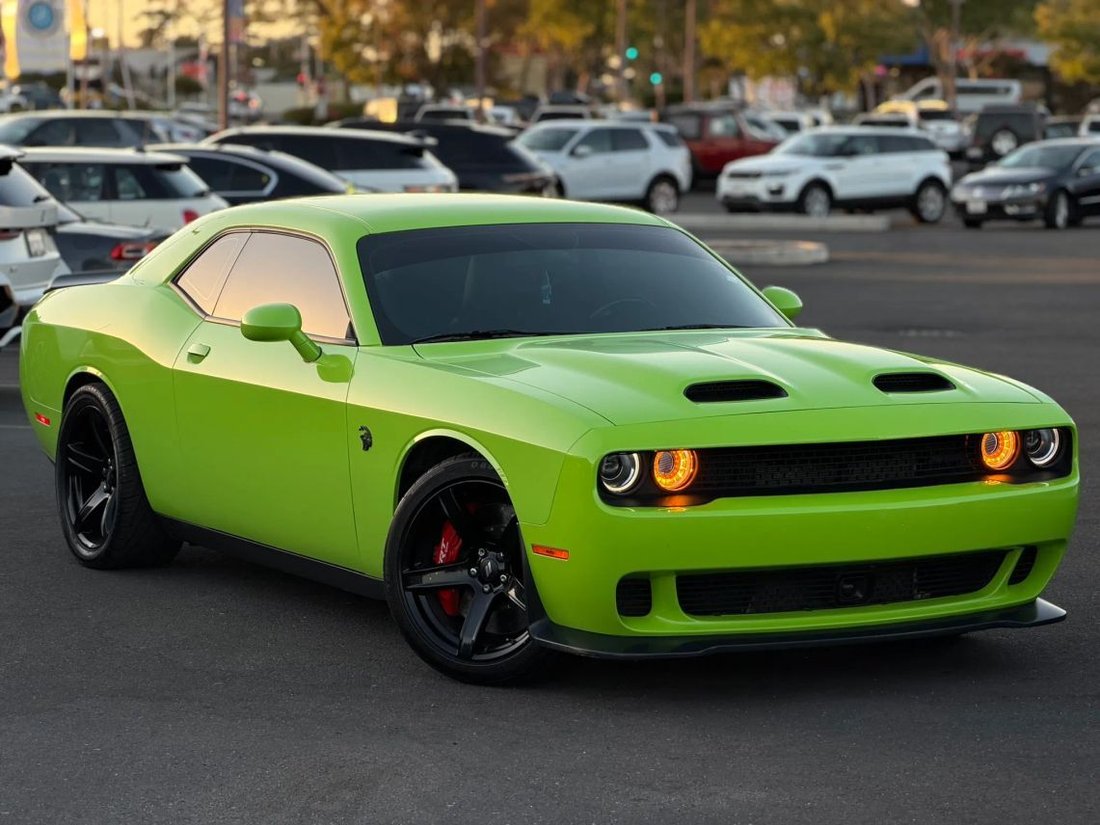 Coupe in Sacramento, CA, United States 3 - 18106635