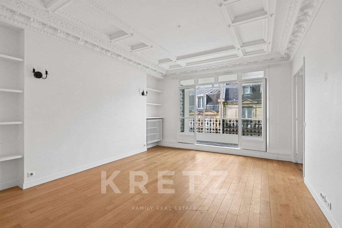 Apartment in Triangle d'Or, Paris 8e Arrondissement, Paris 5 - 16394476