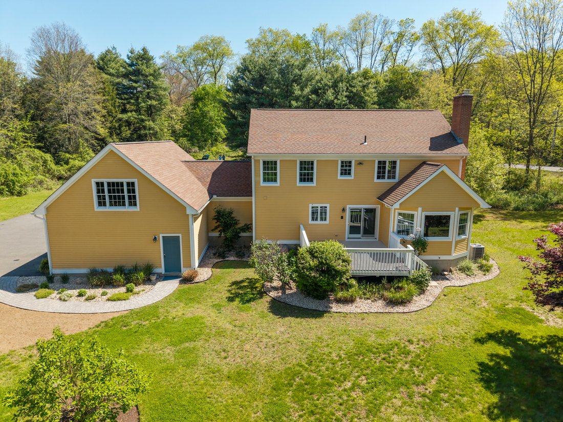 House in Avon, Connecticut, United States 3 - 18090902
