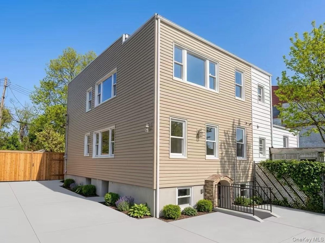 House in New York, New York, United States 2 - 18100856