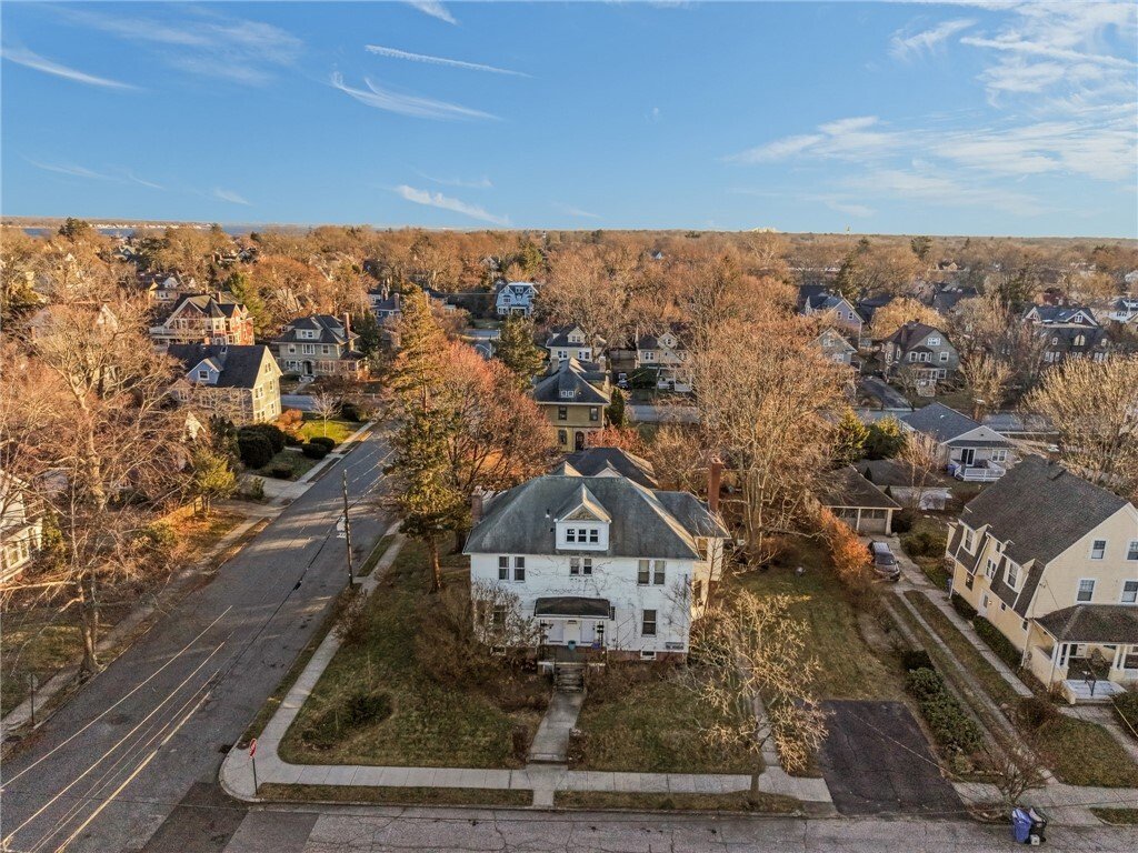 Cranston, Rhode Island, United States 3 - 18102426