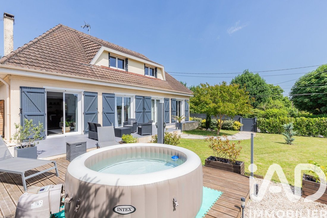 House in Longpont-sur-Orge, Ile-de-France, France 3 - 18097081