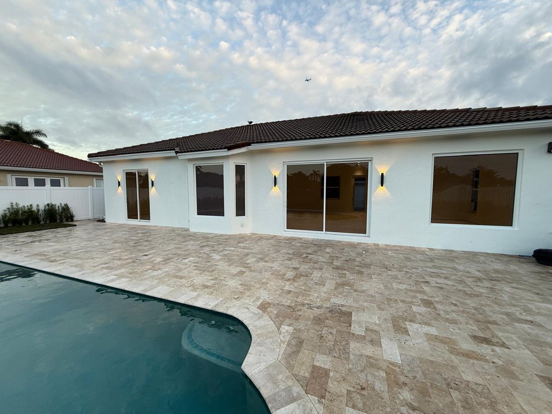 House in Hollywood, Florida, United States 2 - 18095237