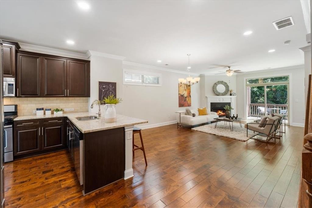 Townhouse in Alpharetta, Georgia, United States 5 - 18092212