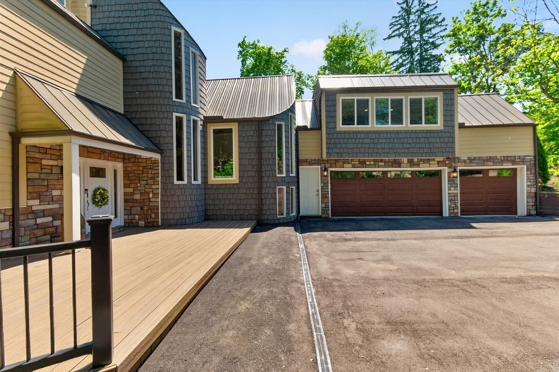 House in Beverly Hills, Michigan, United States 2 - 18093583