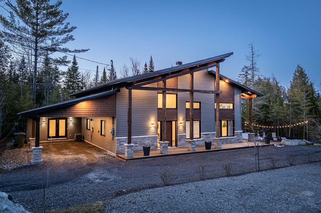 House in Magog, Quebec, Canada 2 - 17769219