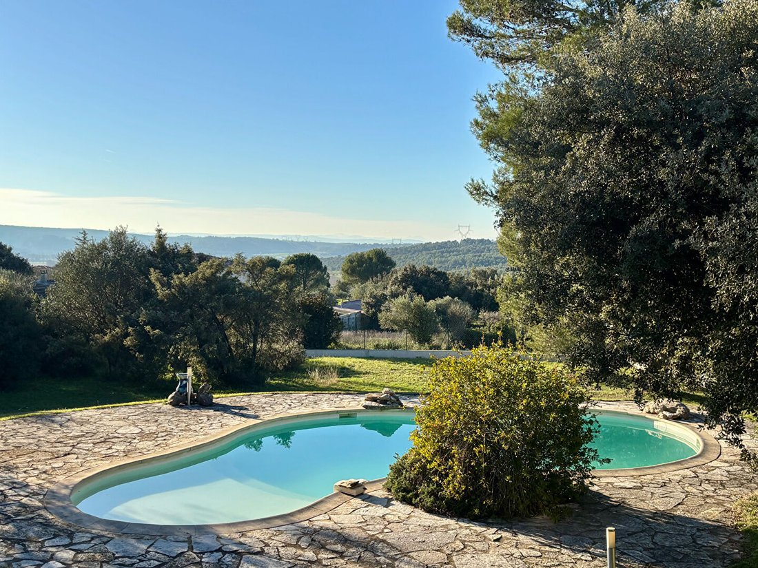 Villa in Uzès, Occitania, France 2 - 18101829
