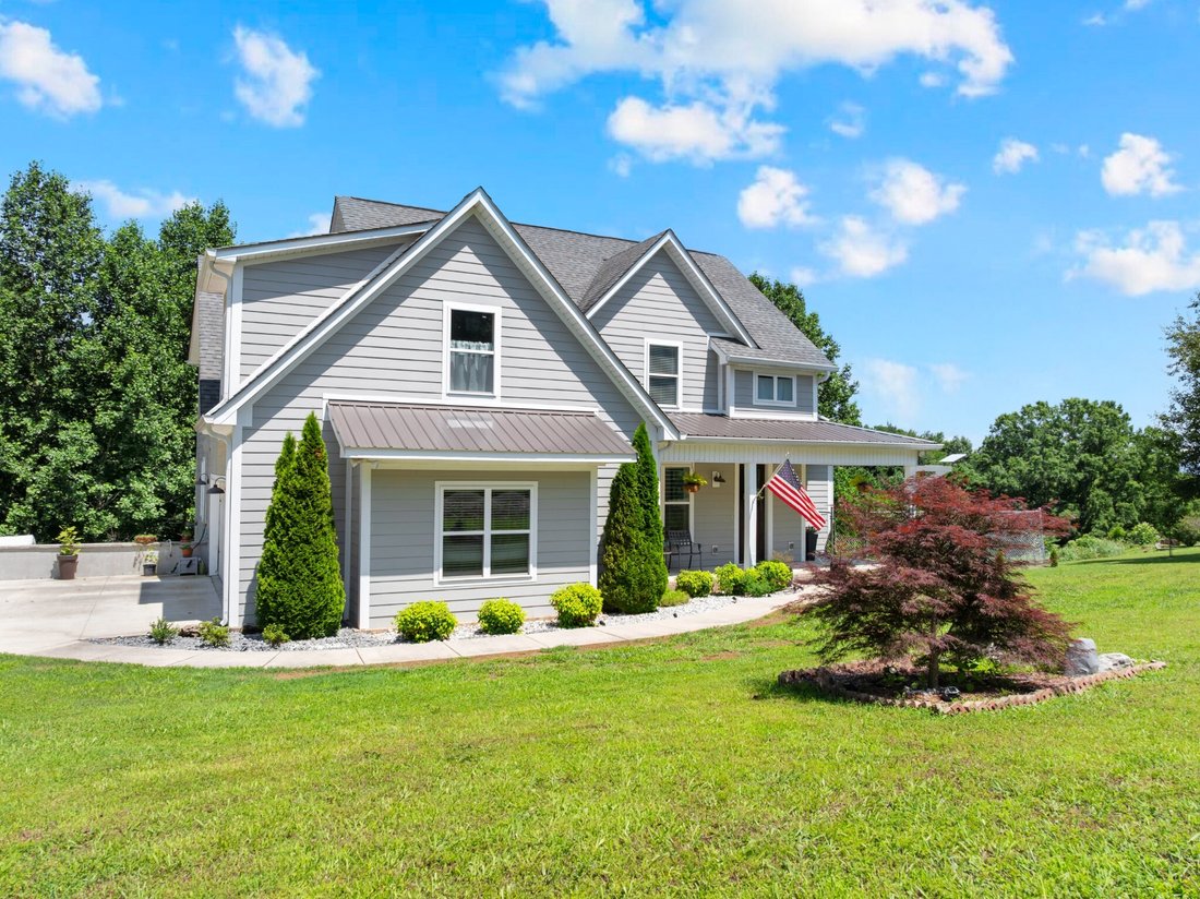 House in Tullahoma, Tennessee, United States 4 - 18090957