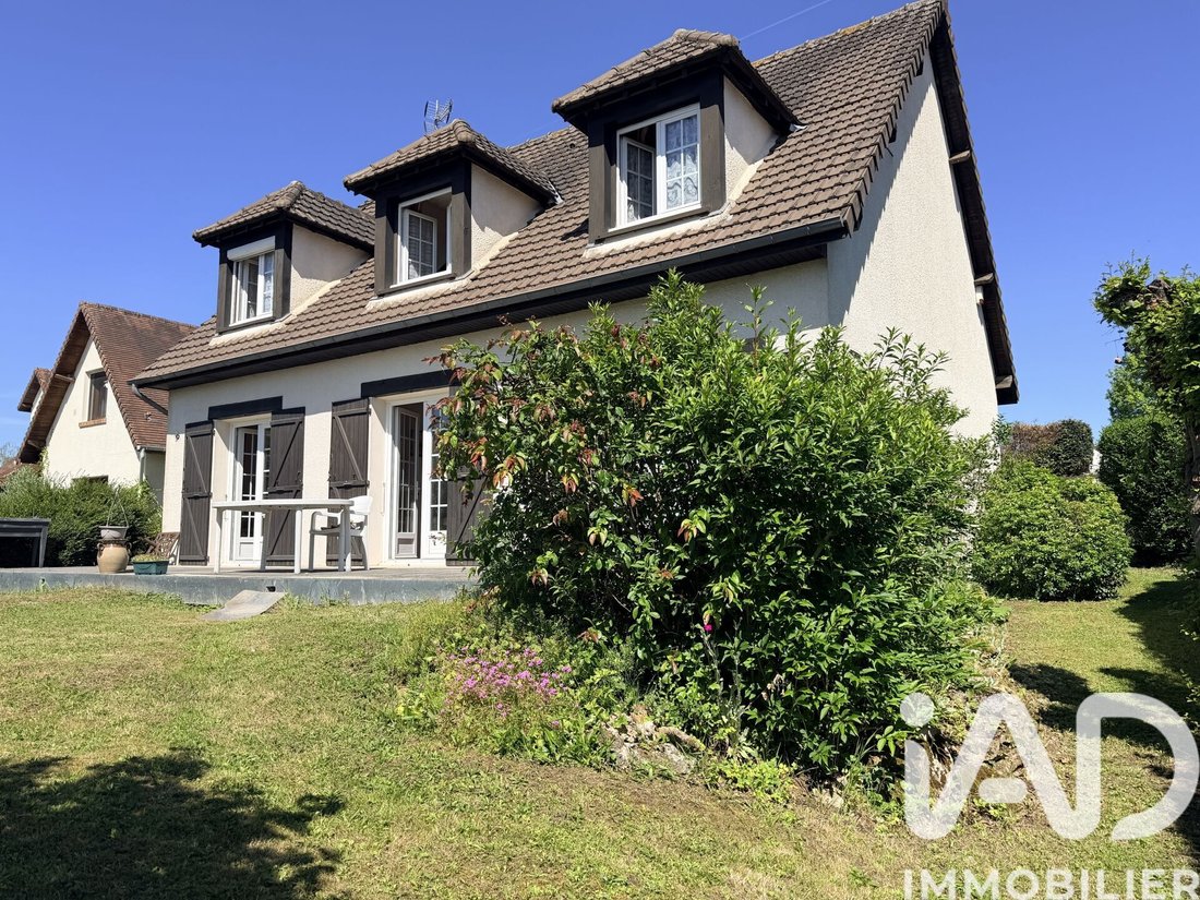 House in Périgny, Ile-de-France, France 1 - 18097092