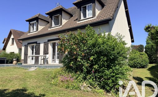 House in Périgny, Ile-de-France, France 1