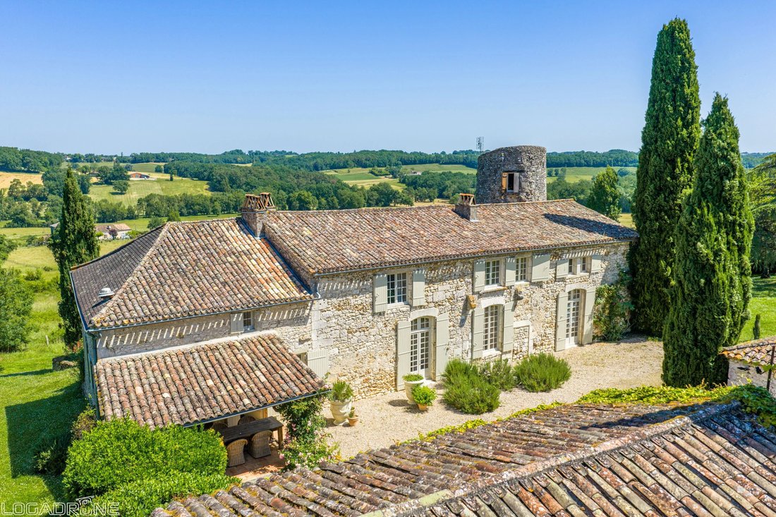 House in Saint-Antoine-de-Breuilh, Nouvelle-Aquitaine, France 1 - 17933459