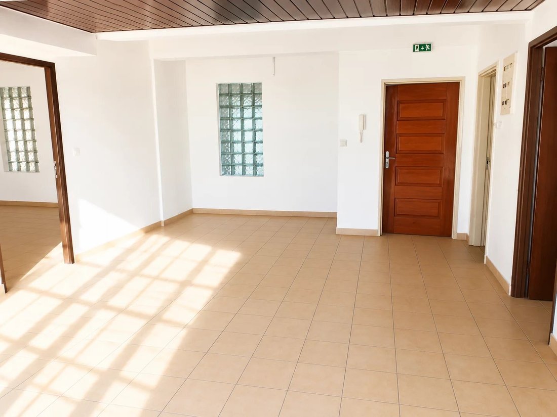 Estate in Yaoundé, Centre Region, Cameroon 3 - 18100581