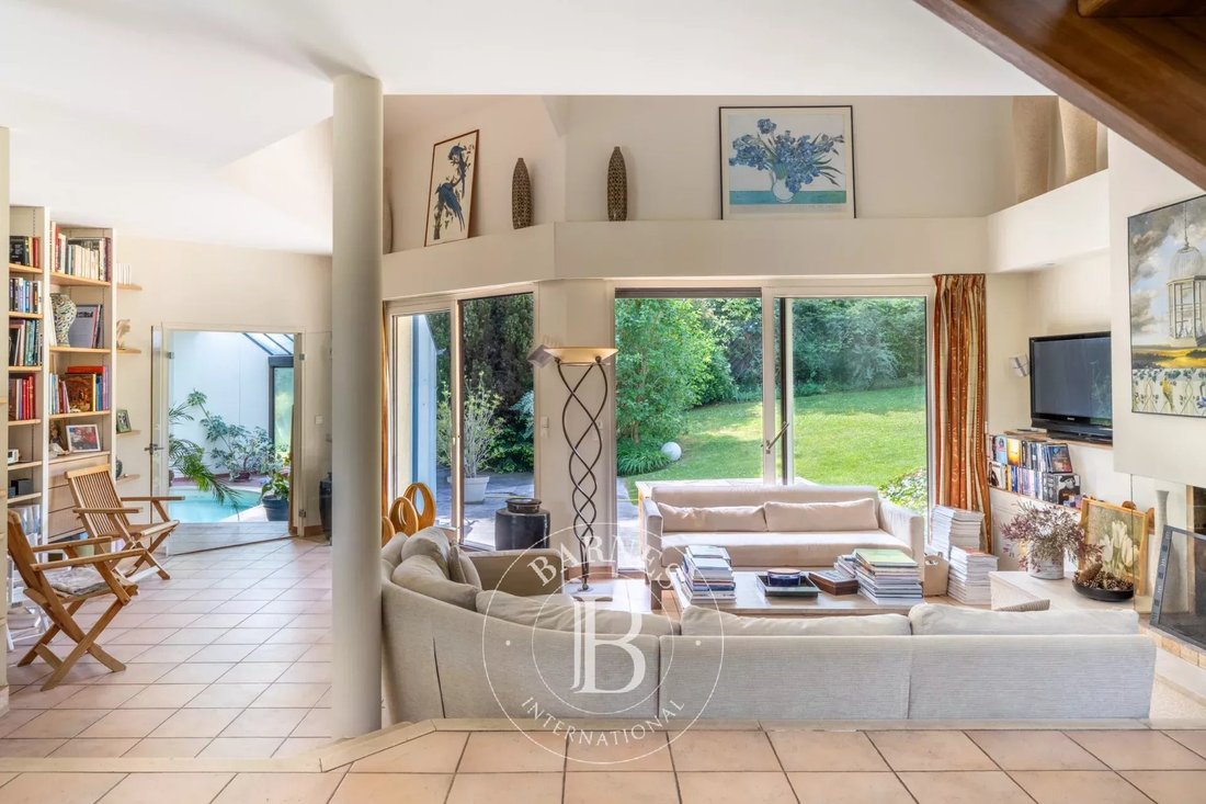 House in Montfort-l'Amaury, Ile-de-France, France 5 - 18093514