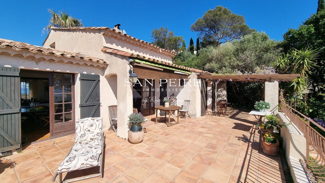Villa in Les Issambres, Roquebrune-sur-Argens, France 2 - 17635133