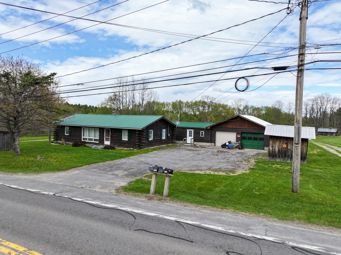 Farm Ranch in West Chazy, New York, United States 4 - 18090784