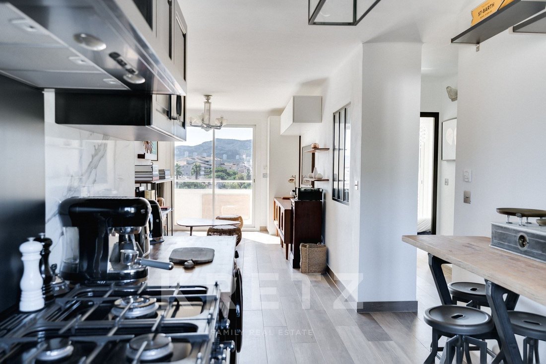 Apartment in Vieille Chapelle, 8e Arrondissement, Marseille 5 - 18103462