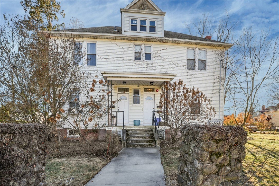 Cranston, Rhode Island, United States 2 - 18102426