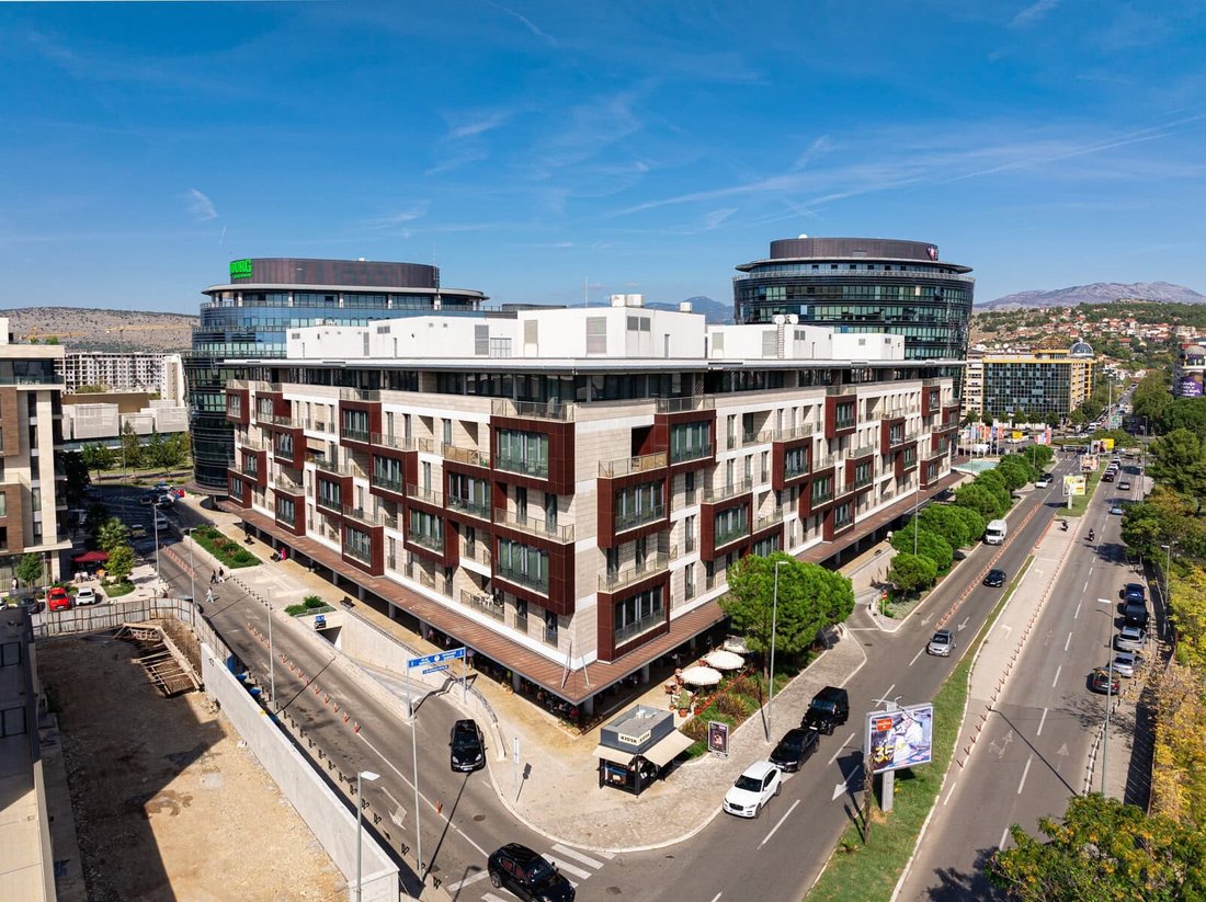 Apartment in Podgorica, Podgorica Municipality, Montenegro 1 - 16668918