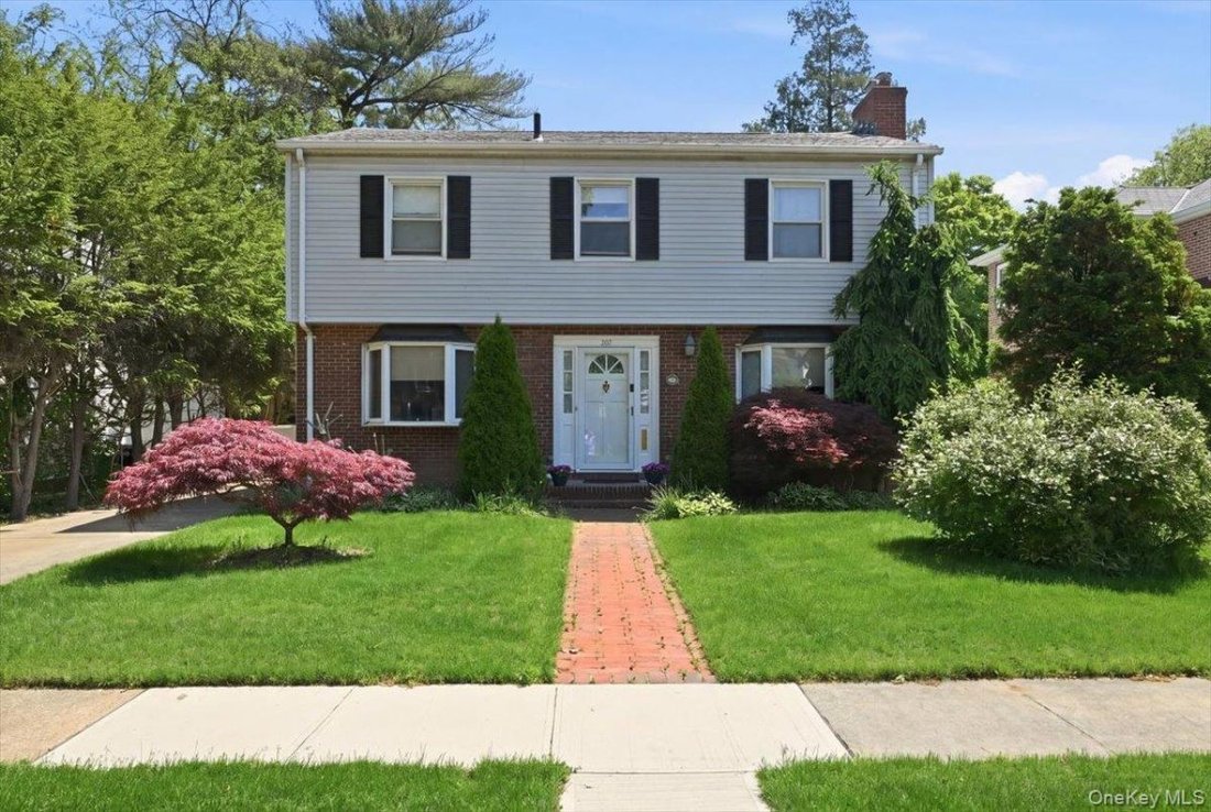House in Garden City, New York, United States 1 - 18097428