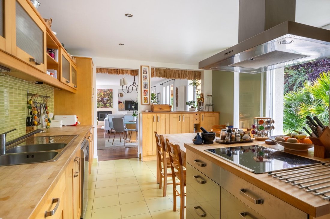 House in Villennes-sur-Seine, Ile-de-France, France 5 - 18100286