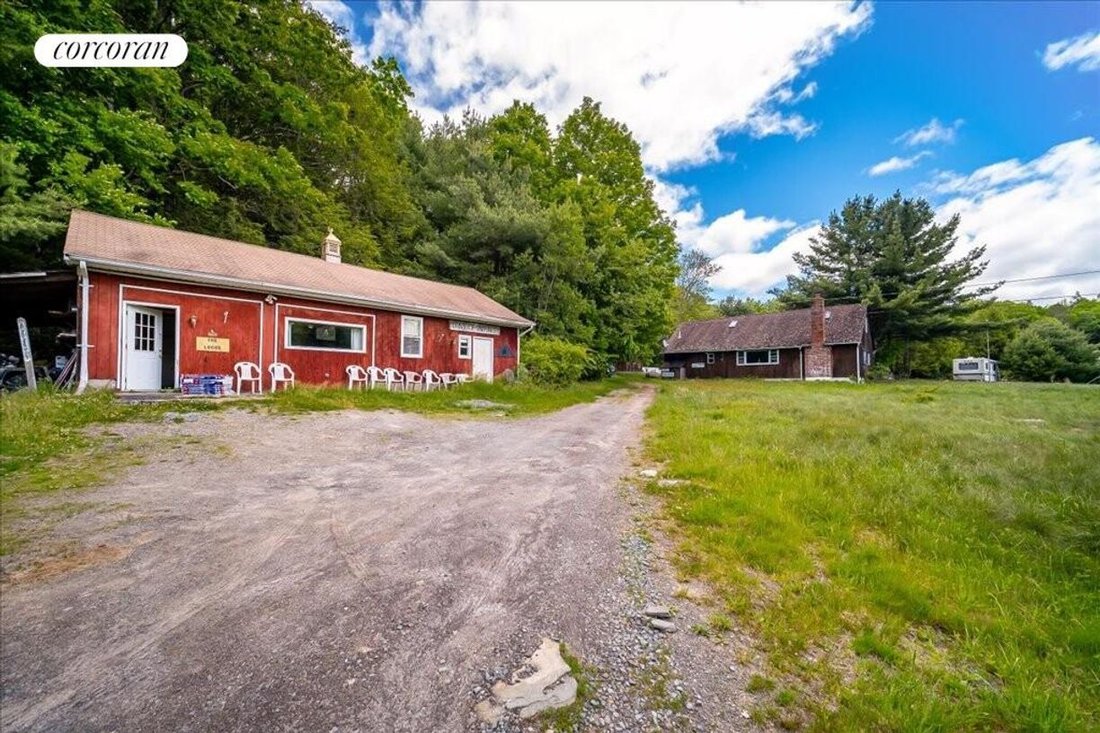 Ellenville, New York, United States 5 - 18105903