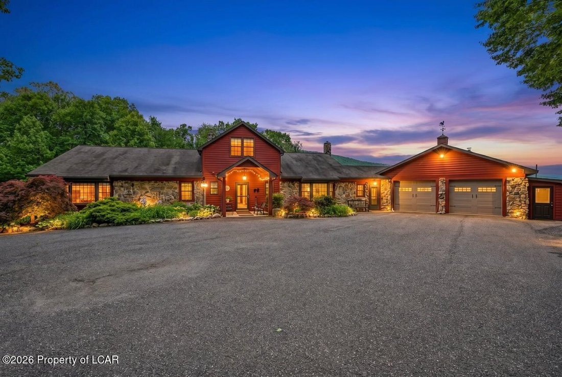 House in Sugarloaf, Pennsylvania, United States 1 - 18102869