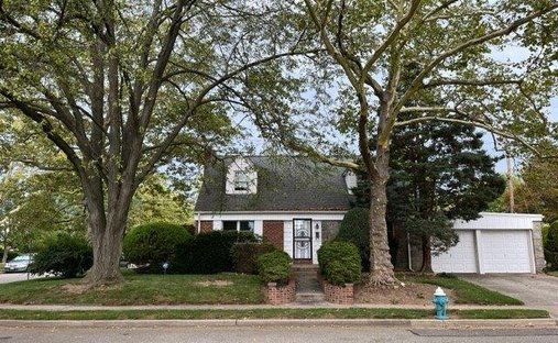 House in New Hyde Park, New York, United States 1
