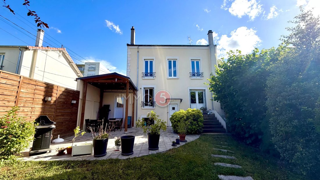 House in Thiers, Le Raincy, France 2 - 18092913