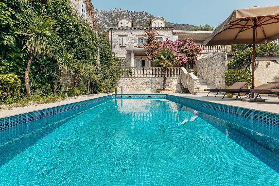 Villa in Perast, Kotor Municipality, Montenegro 3 - 16929579