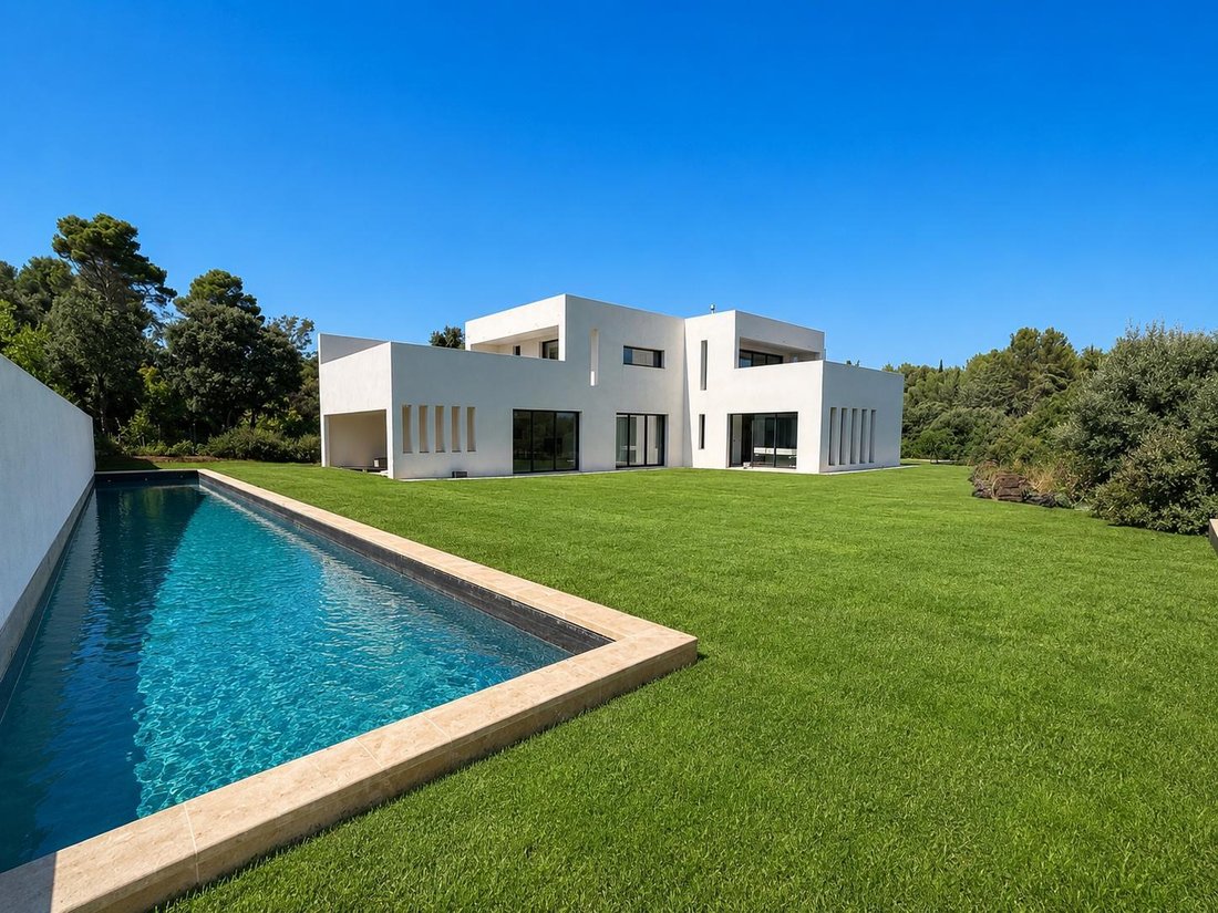 House in Saint-Marc-Jaumegarde, Provence-Alpes-Côte d'Azur, France 1 - 18093836