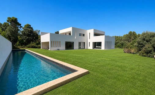 House in Saint-Marc-Jaumegarde, Provence-Alpes-Côte d'Azur, France 1