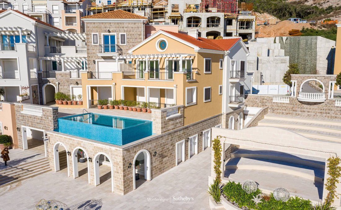 Apartment in Milovići, Tivat Municipality, Montenegro 3 - 17780004