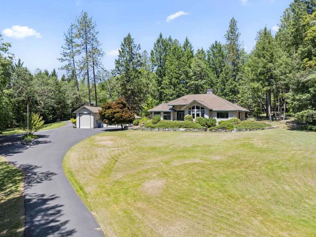 House in Grants Pass, Oregon, United States 2 - 18099032