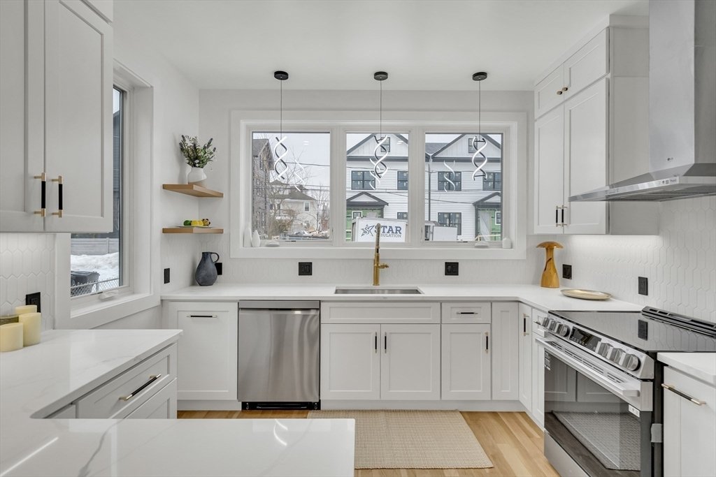 House in Watertown, Massachusetts, United States 2 - 18093047