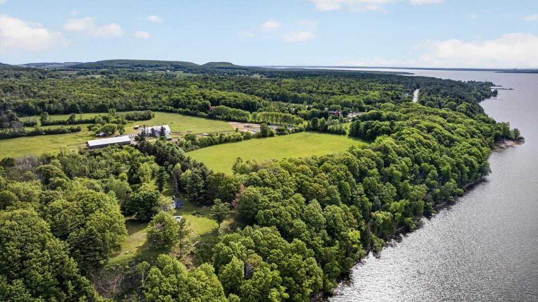 House in Oka, Quebec, Canada 2 - 18107819