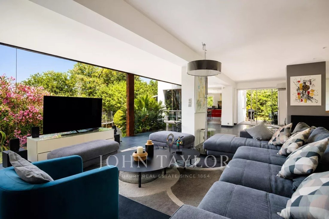 House in Saint Veran, Cagnes-sur-Mer, France 2 - 17949059