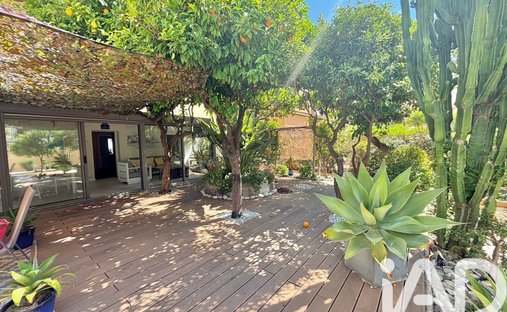 House in Hyeres, Provence-Alpes-Côte d'Azur, France 1