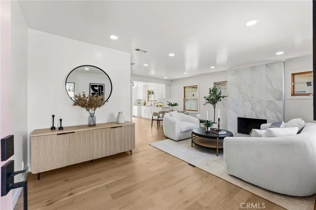Condo in Los Angeles, California, United States 5 - 17528480
