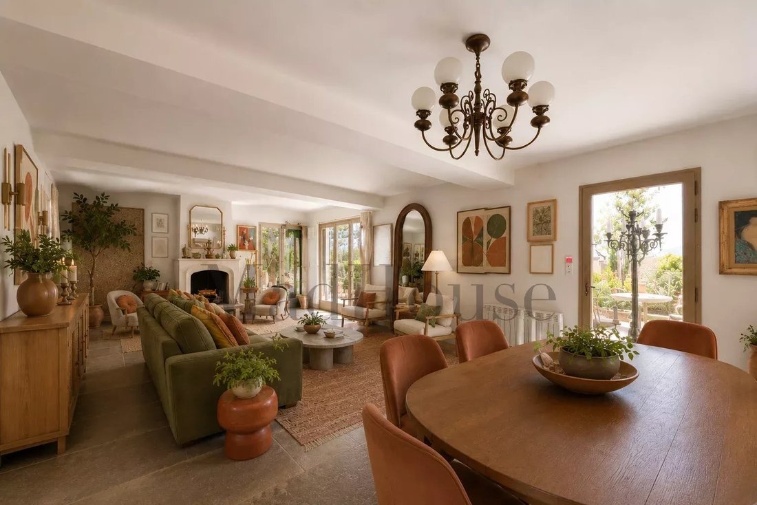 House in Ménerbes, Provence-Alpes-Côte d'Azur, France 3 - 18093371