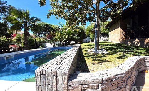 Townhouse in Corroios, Setubal, Portugal 1