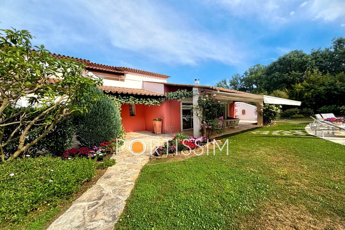 Villa in Le Rouret, Provence-Alpes-Côte d'Azur, France 4 - 17861063