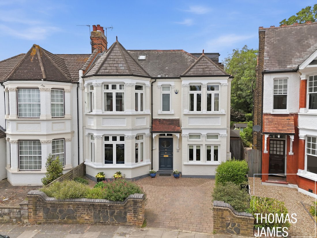House in Southgate, Enfield, England 1 - 18101034